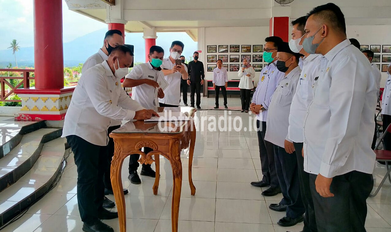 Tandatangani Pakta Integritas, Nanang Ermanto Minta Harus Jaga Integritas.