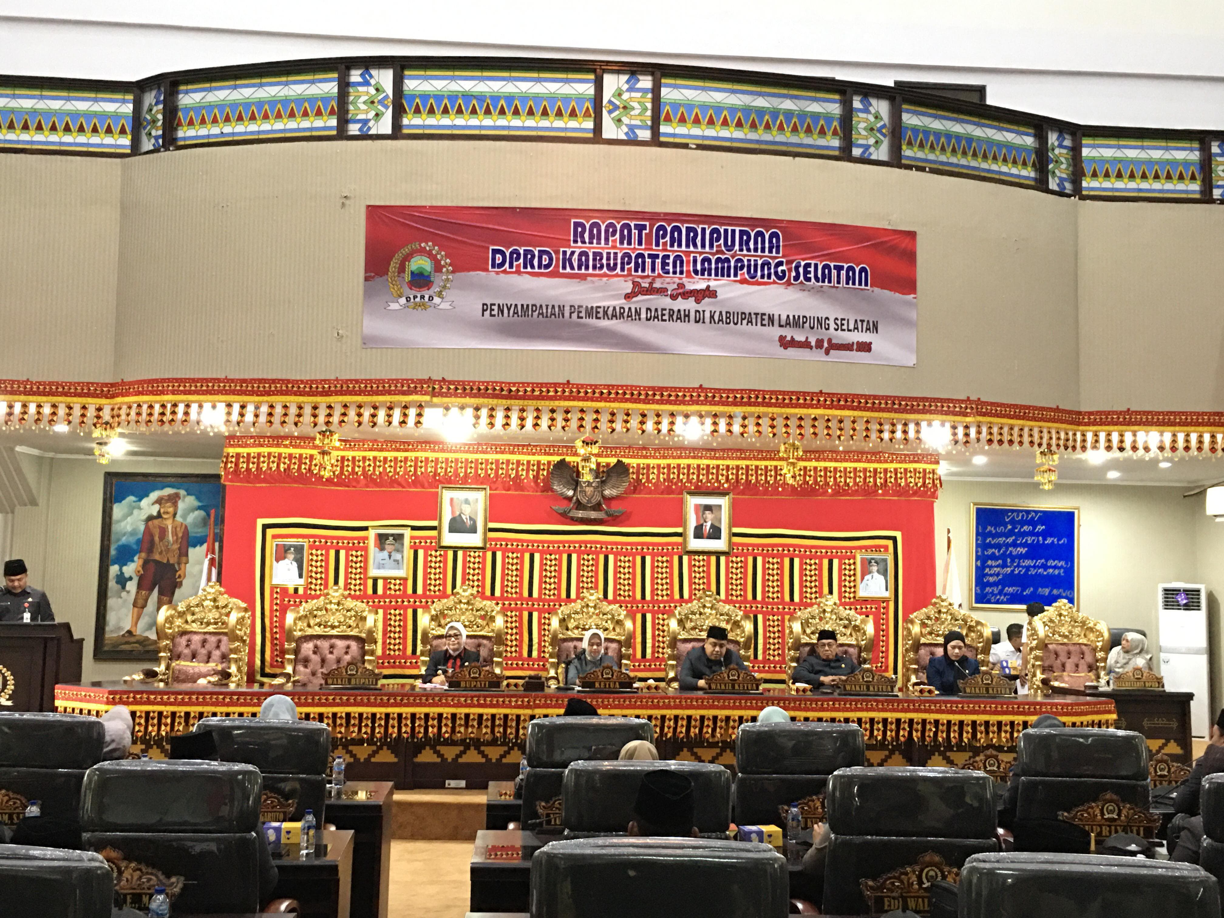 Rapat Paripurna DPRD Lampung Selatan, Tetapkan Kecamatan Jati Agung Sebagai Ibukota Kabupaten Bandar Negara