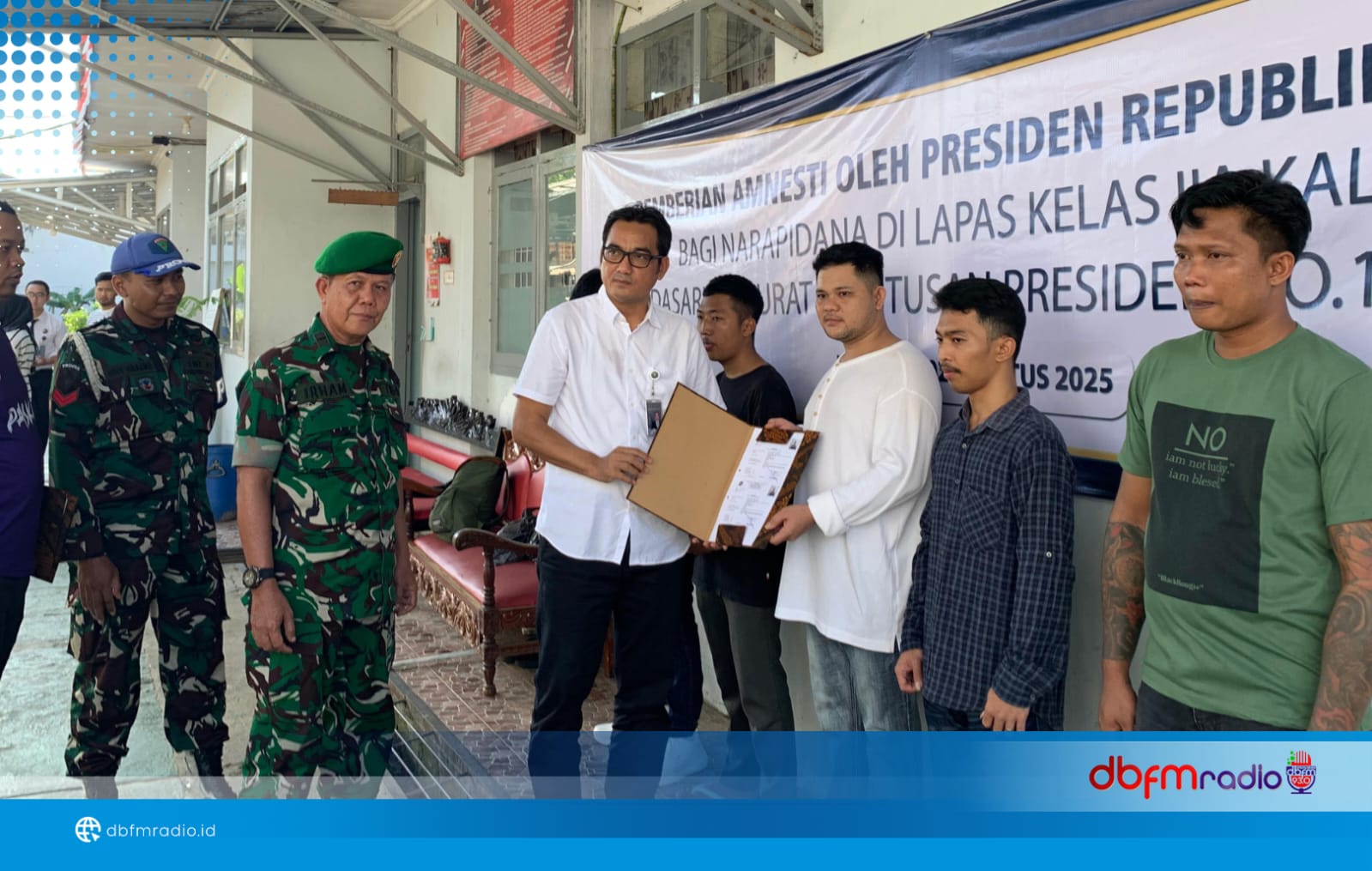 Suasana Haru Iringi Kebebasan 9 Narapidana Penerima Amnesti di Lapas Kalianda
