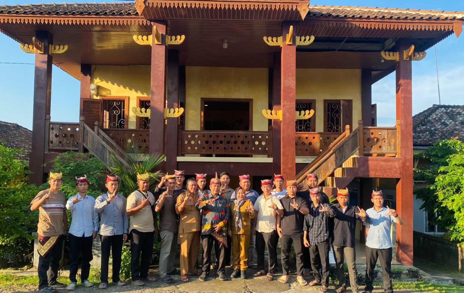 Perkuat Sinergi Budaya, Kadis Parbud Lampung Selatan Safari Silaturahmi ke Tokoh Adat Sai Batin Lima Marga