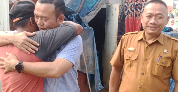 Program Bedah Rumah di Sidorejo Dimulai, Agus Sartono Wakili Bupati Lampung Selatan Letakkan Batu Pertama