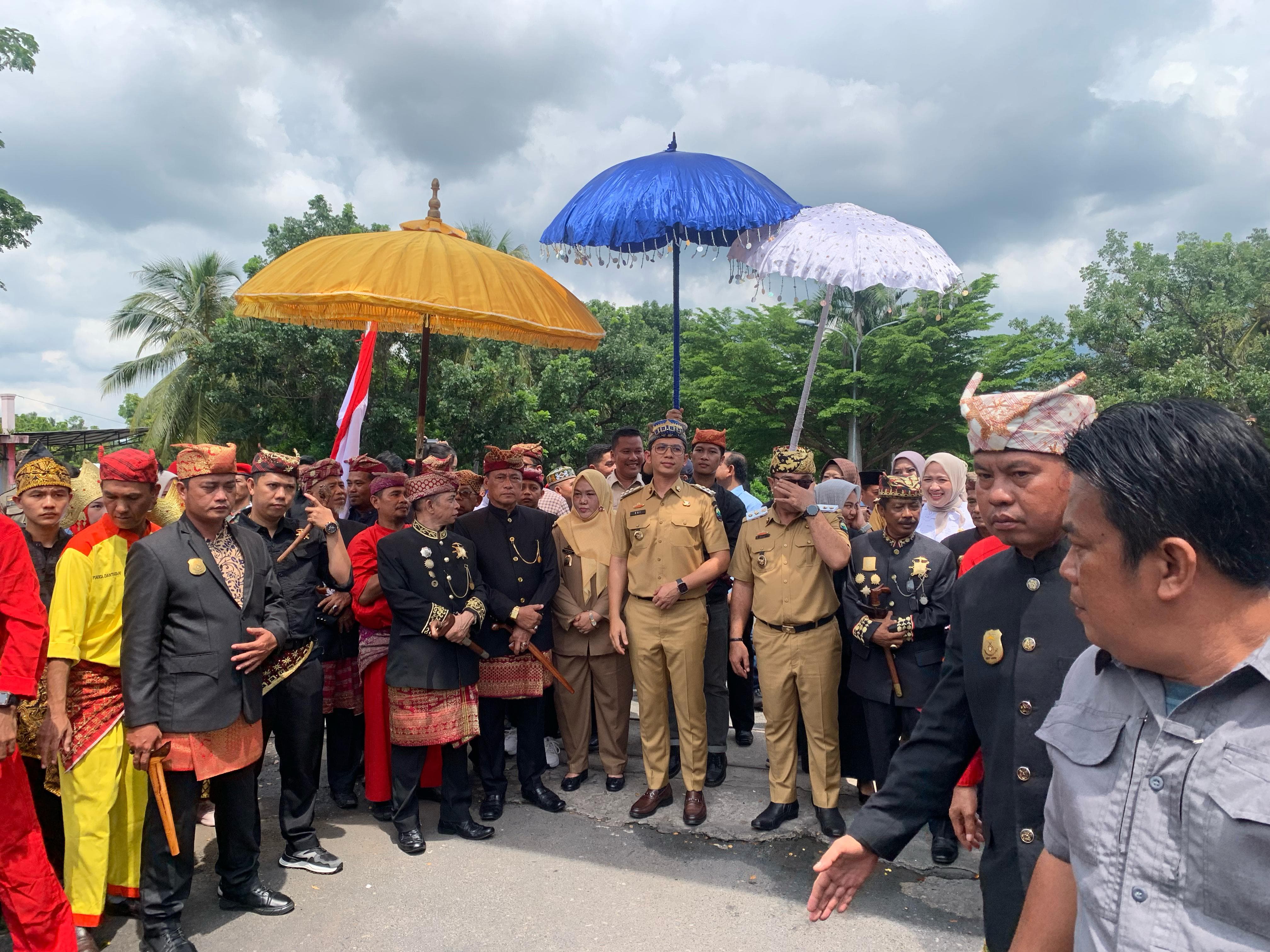 Sambutan Penuh Semangat, Bupati dan Wakil Bupati Lampung Selatan Tunjukkan Komitmen Maju Bersama