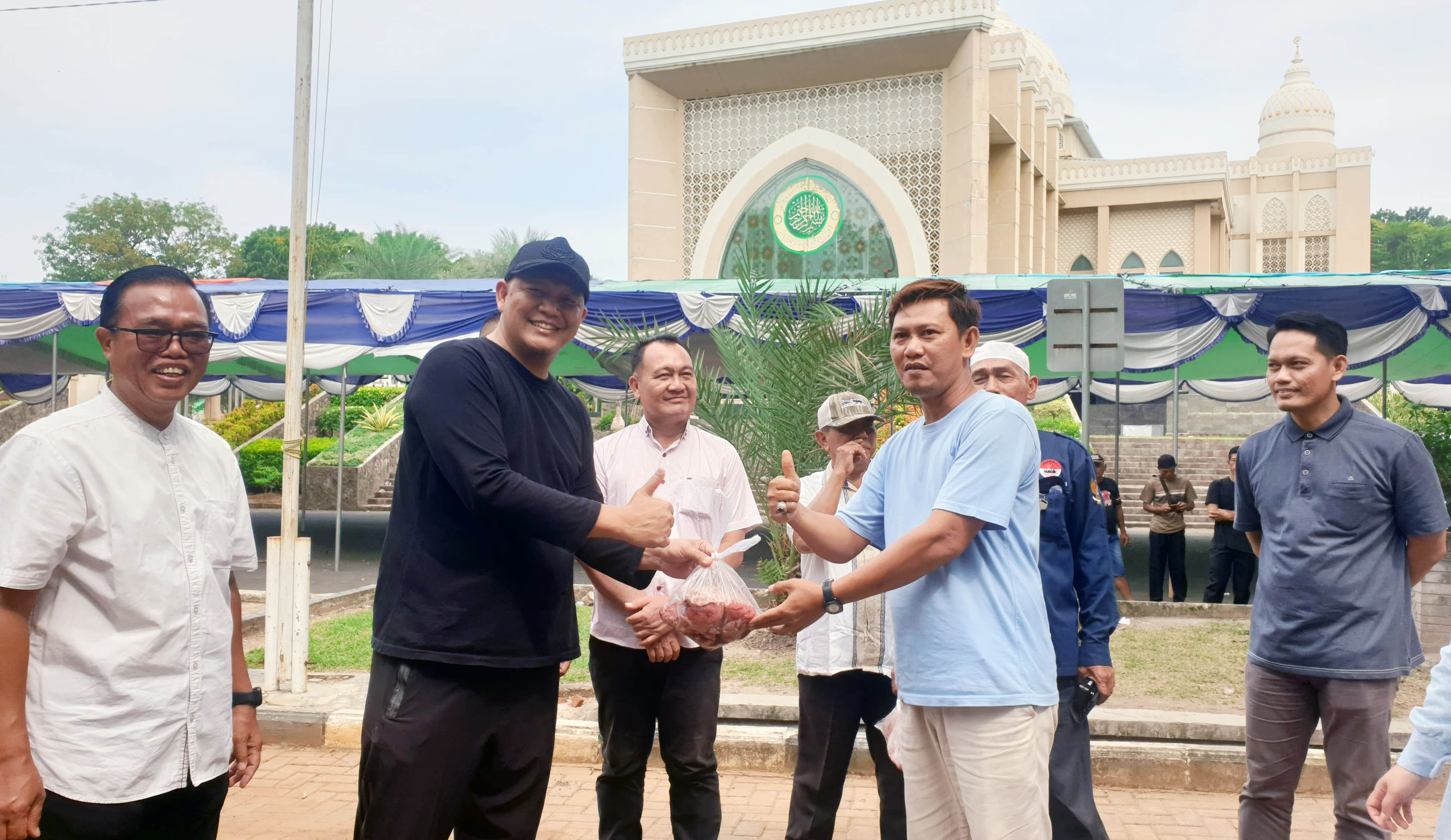 Pemkab Lampung Selatan Bagikan Daging Kurban untuk Jurnalis: Wujud Apresiasi dan Sinergi Positif