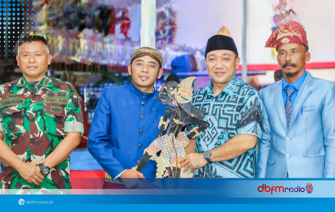 Desa Bumi Restu Rayakan HUT ke-55 dengan Pagelaran Wayang Kulit, Wabup Syaiful: “Bukan Sekadar Tontonan, Tapi Warisan Nilai”