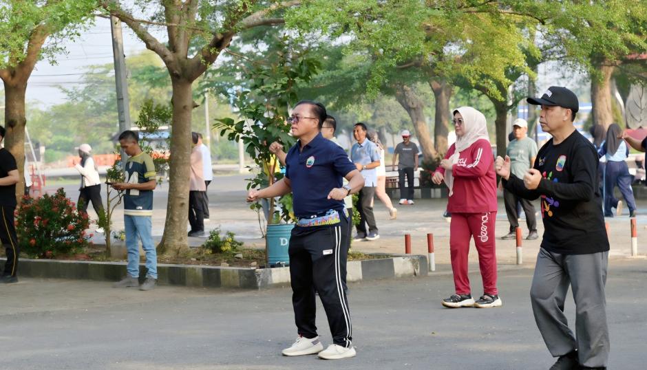 Jaga Kebugaran, Perkuat Soliditas! Ratusan ASN Lampung Selatan Awali Hari dengan Senam Bersama  Lampung Selatan