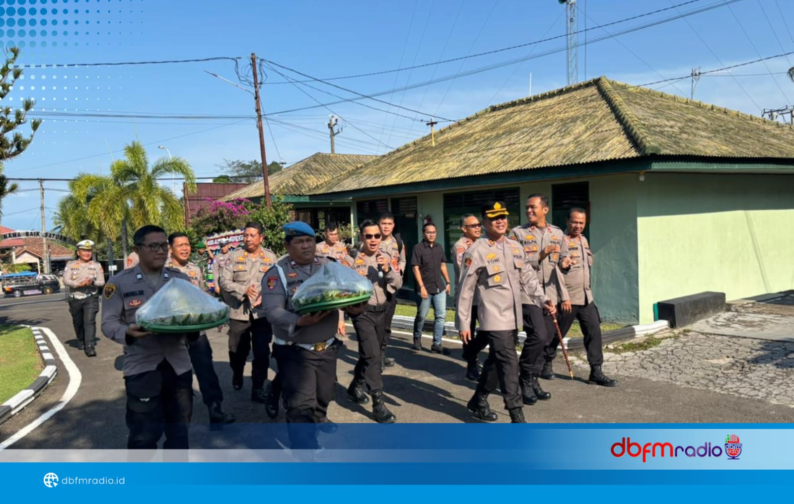 Kapolres Lampung Selatan Bawa Tumpeng, Rayakan HUT ke-80 TNI Bersama Kodim 0421/Lamsel Penuh Keakraban