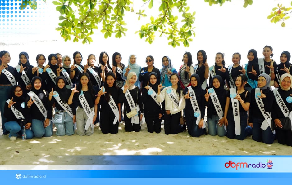 Zita Anjani Ajak Finalis Muli Mekhanai Tanamkan Visi Lingkungan di Pantai Semukuk