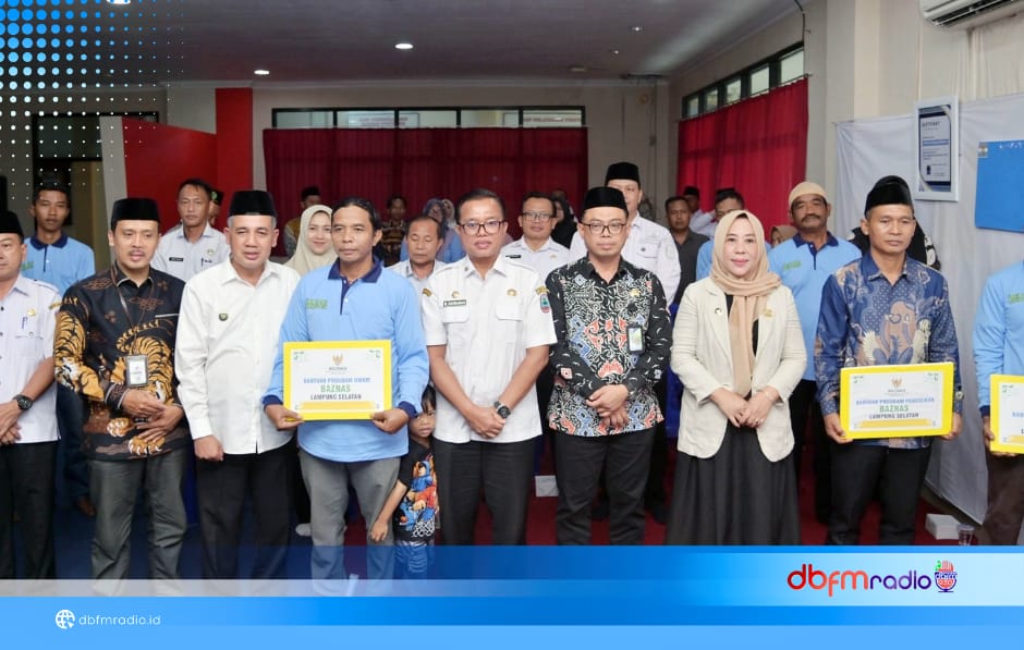 Baznas Lampung Selatan Perkuat Ekonomi Umat, UMKM dan Madrasah Terdampak Musibah Terima Bantuan Produktif