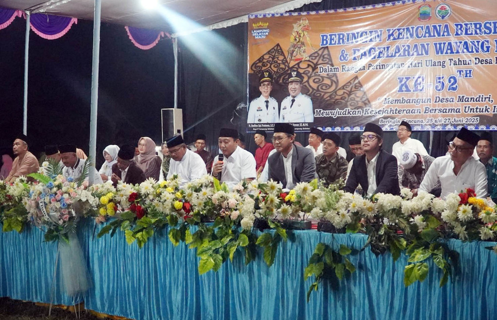 Wabup M. Syaiful Hadiri Malam Penuh Khidmat dan Doa Bersama di HUT ke-52 Desa Beringin Kencana