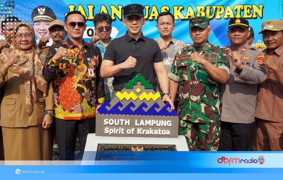 Resmikan Jalan Bumi Daya–Trimomukti, Radityo Egi Pratama Dorong Akses Ekonomi dan Konektivitas