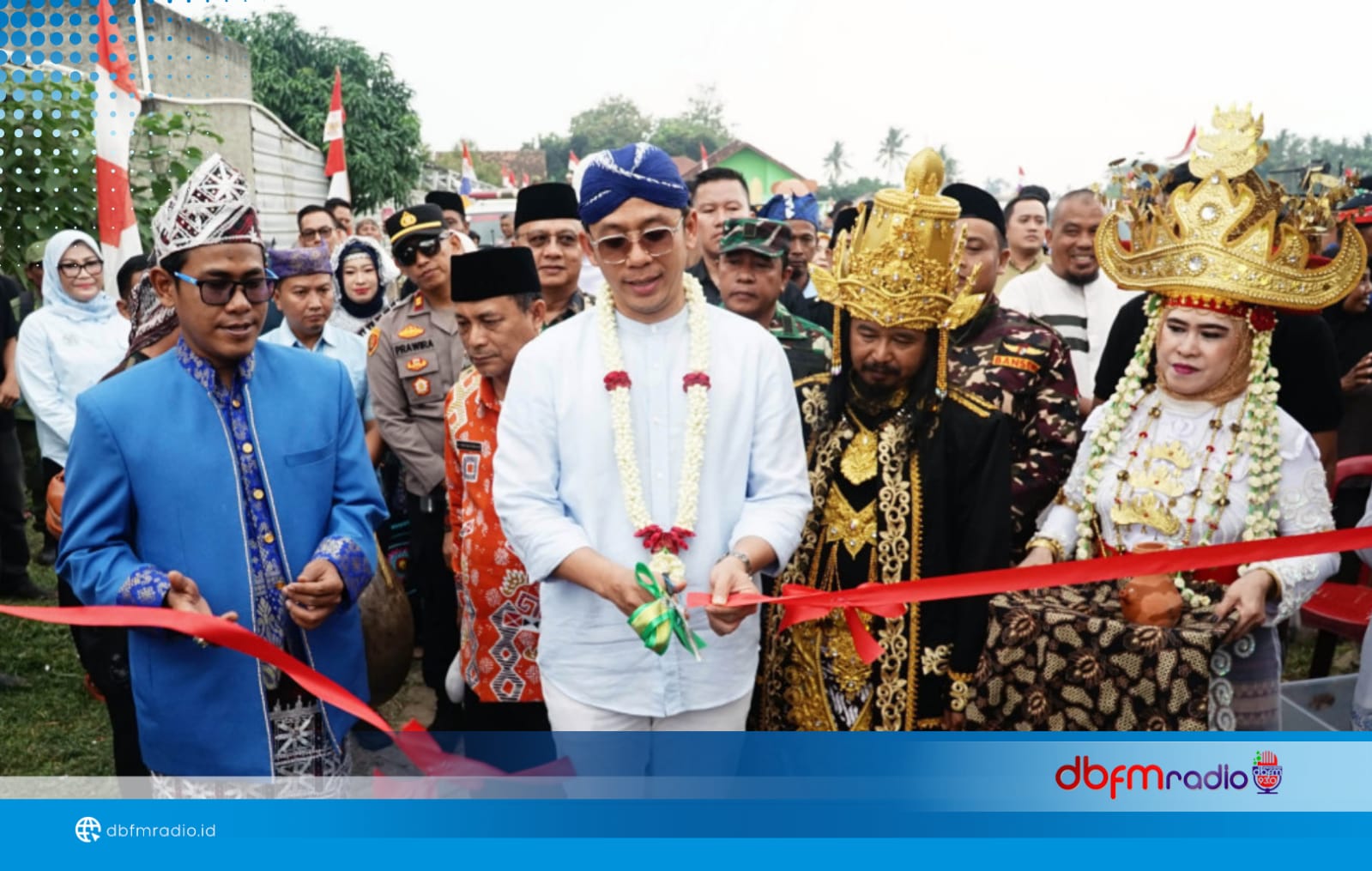 Bupati Lampung Selatan Hadiri Langsung Pawai Budaya Fajar Baru, Tegaskan Komitmen Pelestarian Adat Daerah