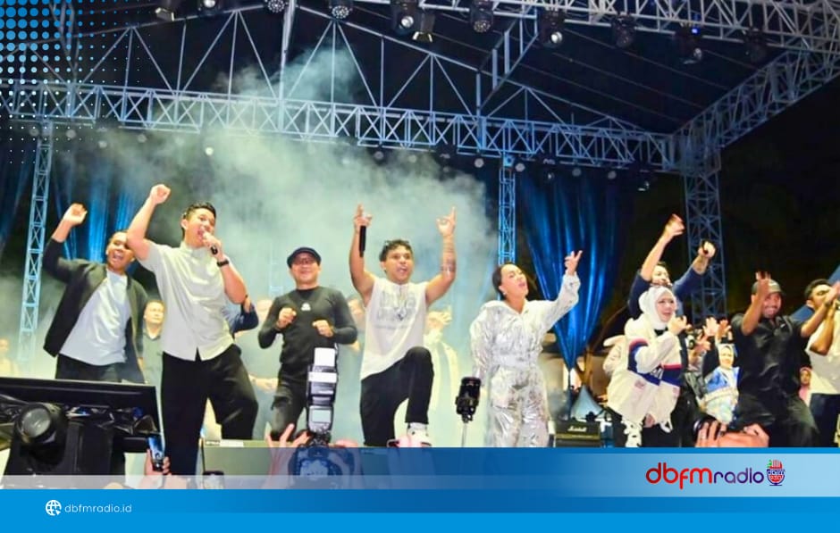Silet Open Up Guncang Penutupan Lamsel Fest 2025, “Tabola Bale” Jadi Puncak Euforia Ribuan Warga