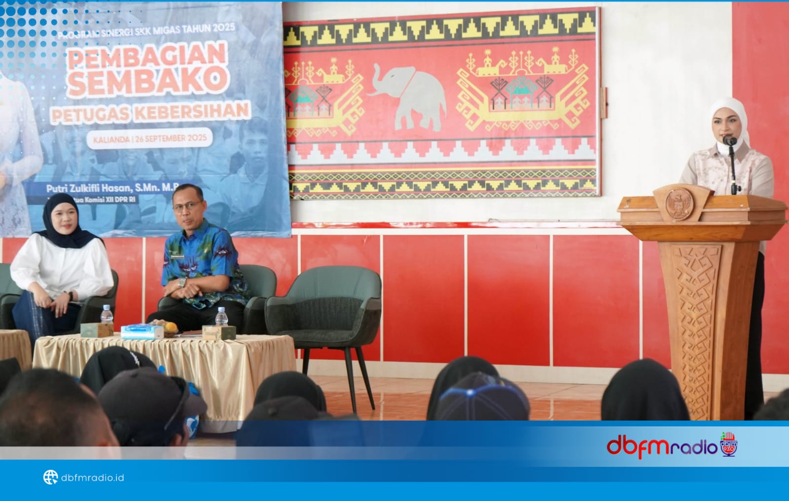 Wakil Ketua Komisi XII DPR RI Apresiasi Petugas Kebersihan Lampung Selatan, Bagikan Ratusan Paket Sembako