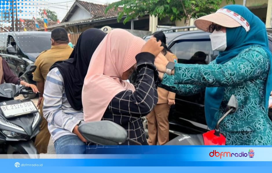 Tak Hanya Turun Tangan, TP PKK Lampung Selatan Bergerak Lindungi Warga di Tengah Erupsi Krakatau