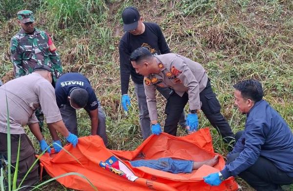 Warga Jati Agung Digegerkan Penemuan Mayat Pria di Bawah Jembatan Kota Baru
