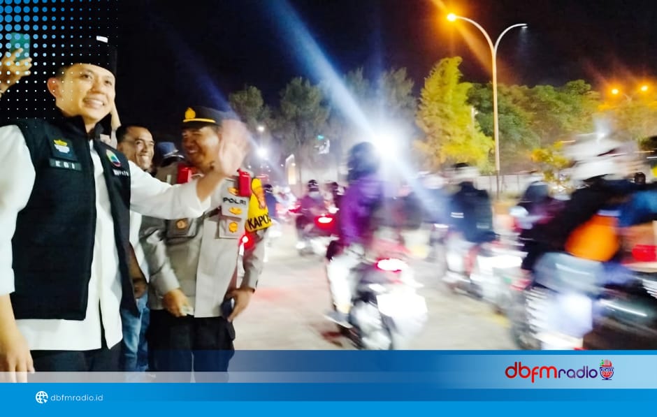 Dini Hari di Bakauheni, Bupati Egi Sapa Pemudik Motor: “Yang Penting Selamat Sampai Tujuan”