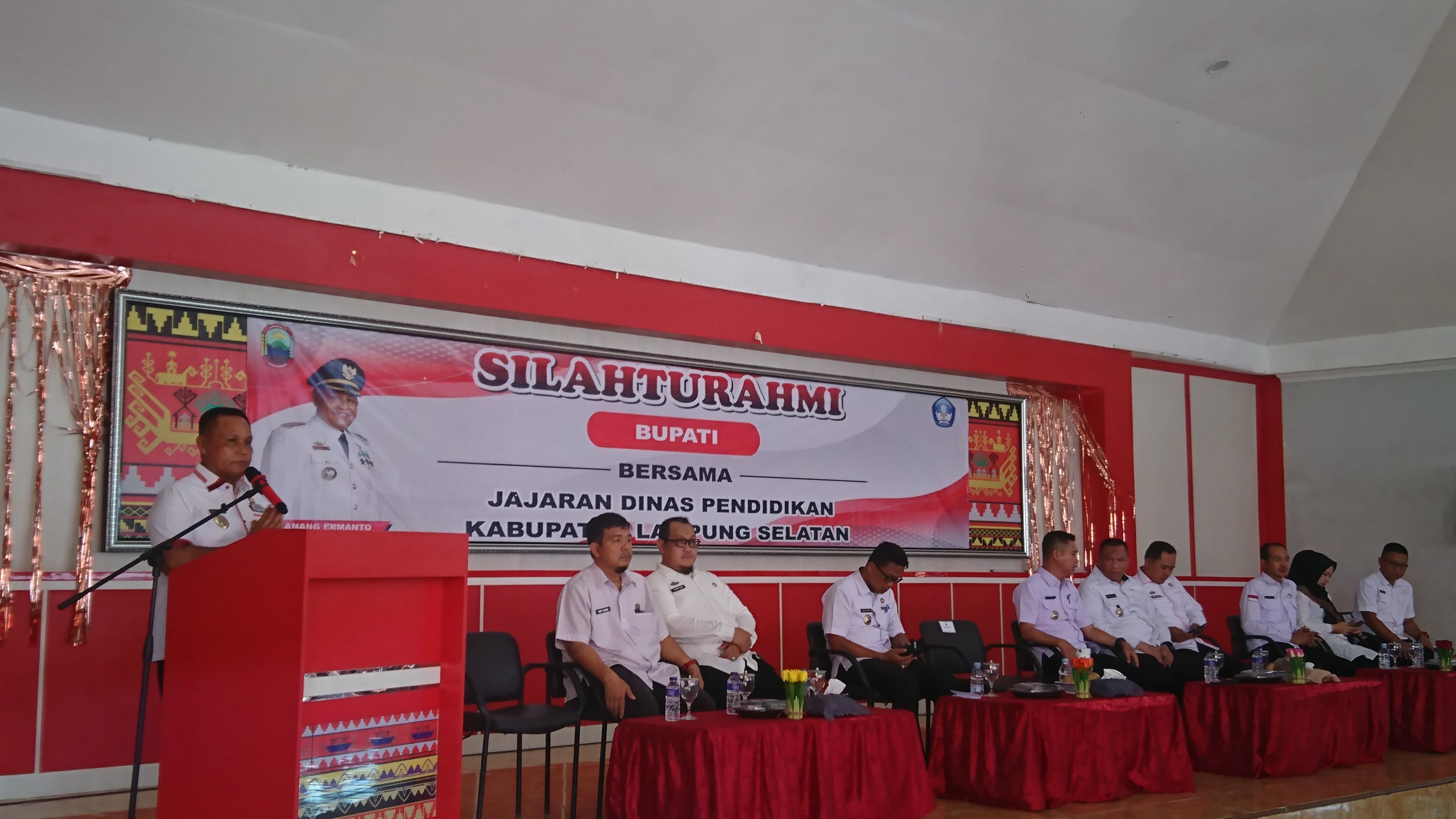 Bupati Lampung Selatan Hadiri Acara Silaturahmi dan Serahkan Insentif Guru