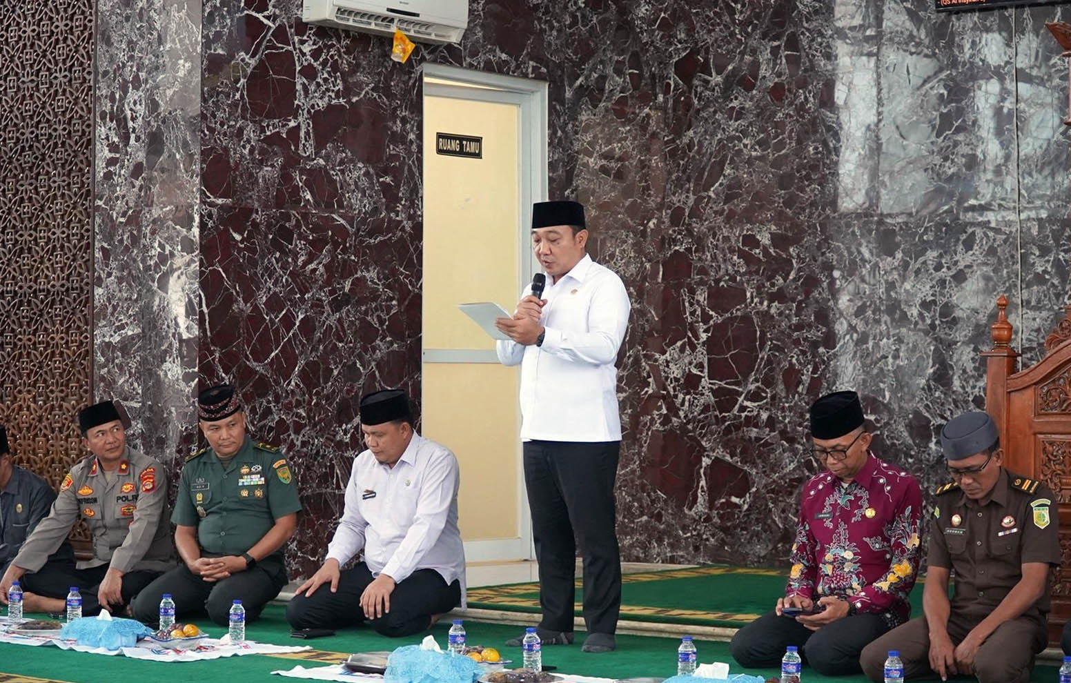 Suasana Haru Sambut Kepulangan 392 Jemaah Haji Lampung Selatan di Pelataran Masjid Agung Kalianda