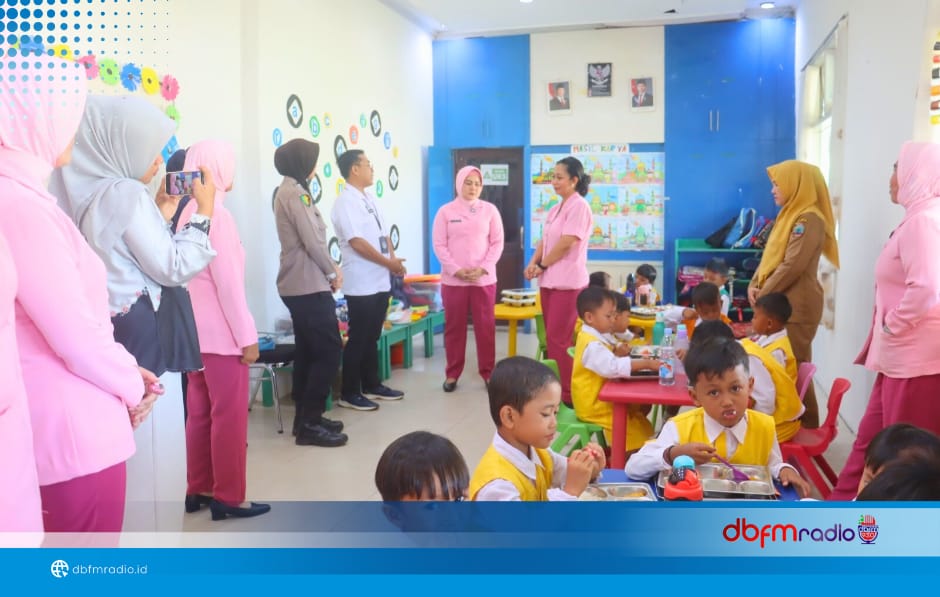 Ketua Bhayangkari Lampung Selatan Tinjau Program Makan Bergizi di Sekolah, Pastikan Menu Aman dan Sesuai Standar