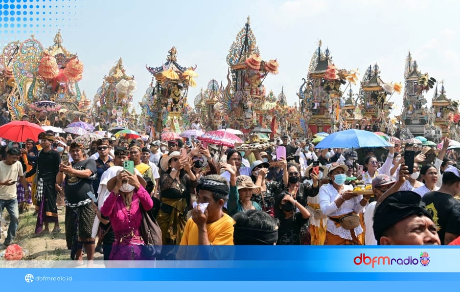 Lautan Manusia dan Wisatawan Italia Jadi Saksi Megahnya Ngaben Massal Balinuraga, Tradisi Terbesar di Indonesia
