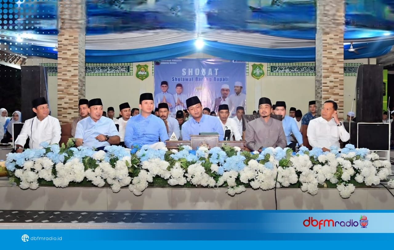 Kado Kemerdekaan untuk Candipuro, Bupati Egi Janjikan Perbaikan Jalan dan Ajak Warga Jaga Kebersihan