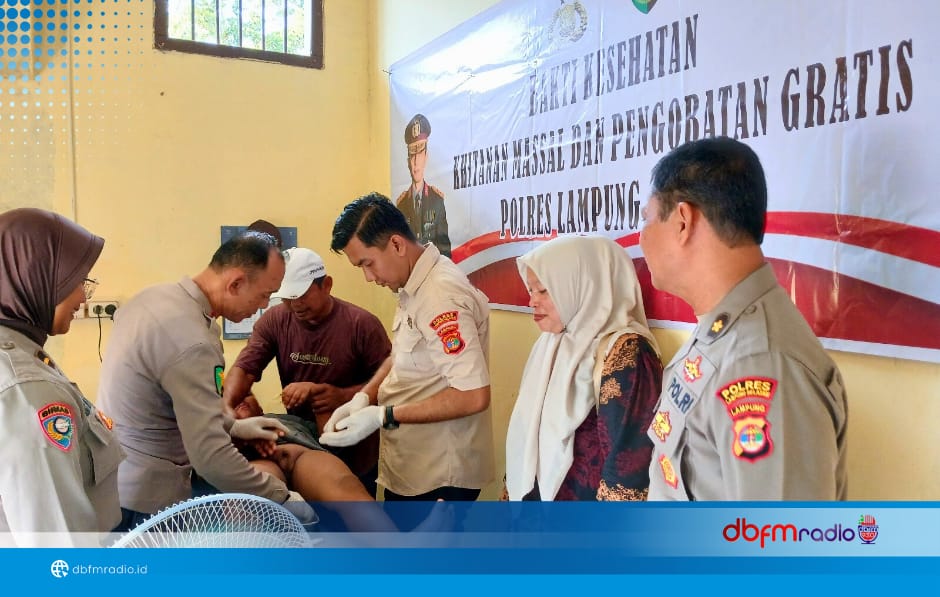 Sunatan Massal Polsek Candipuro Penuh Kehangatan, Warga Apresiasi Kepedulian Polisi