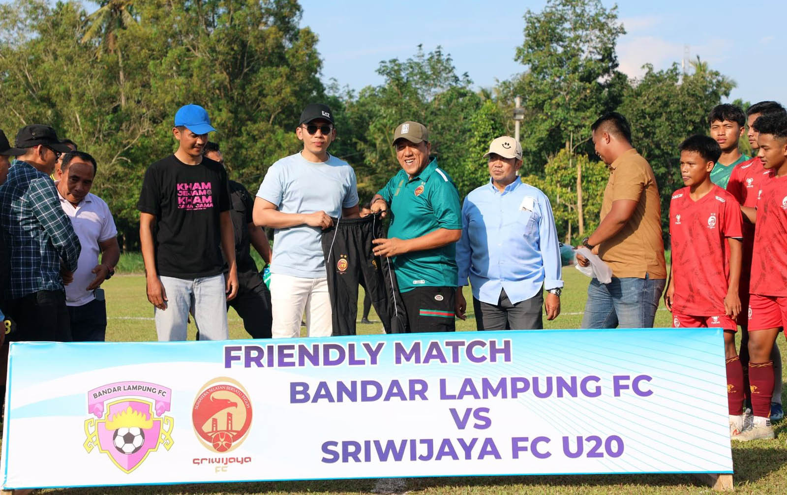 Semangat Muda Membara di Lapangan Sri Katon: BLFC Tanjung Bintang Jamu Sriwijaya FC EPA U-20 dalam Laga Persahabatan Berkesan