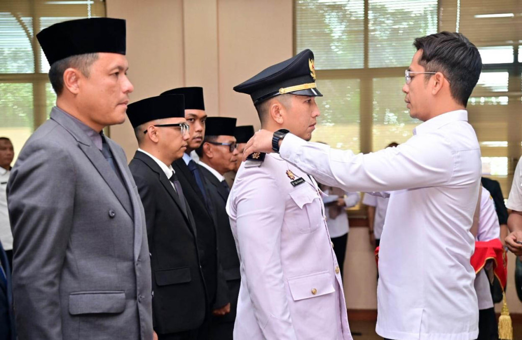 Bupati Lampung Selatan Lantik 10 Pejabat dan 3 Plt, Tegaskan Komitmen Perkuat Layanan Publik