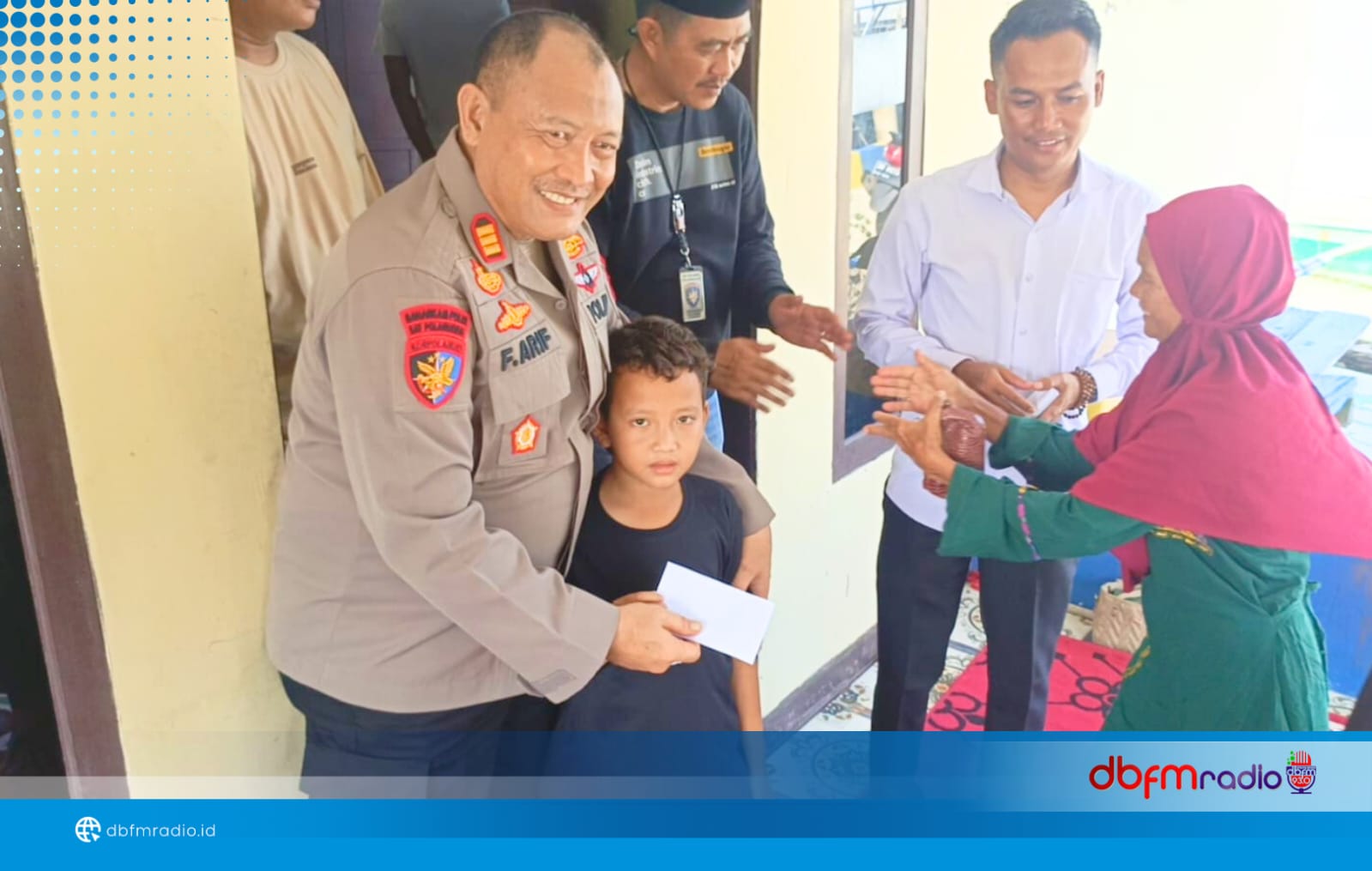 Dekatkan Diri dengan Warga Pesisir, Sat Polairud Polres Lampung Selatan Gelar Jumat Berkah di Dusun Kramat