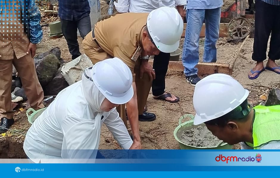 Wakil Ketua III DPRD Lampung Selatan Letakkan Batu Pertama Pembangunan TPA di Desa Kunjir