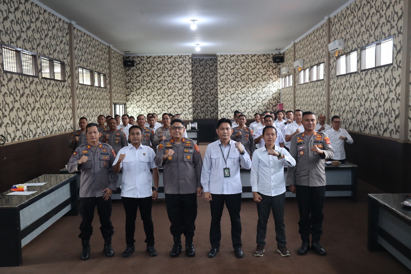 Ketua PN Kalianda Jadi Narasumber Sosialisasi KUHP Baru di Polres Lampung Selatan