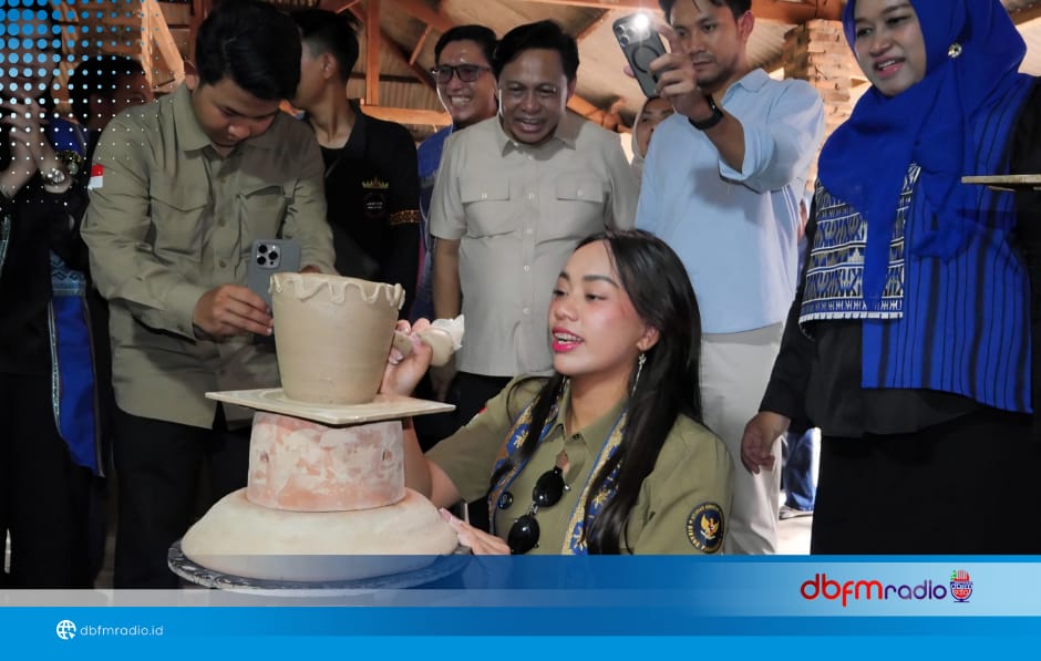 Zita Anjani Kunjungi Sentra Gerabah ERRI ART, Dorong Ekonomi Kreatif Berbasis Kearifan Lokal