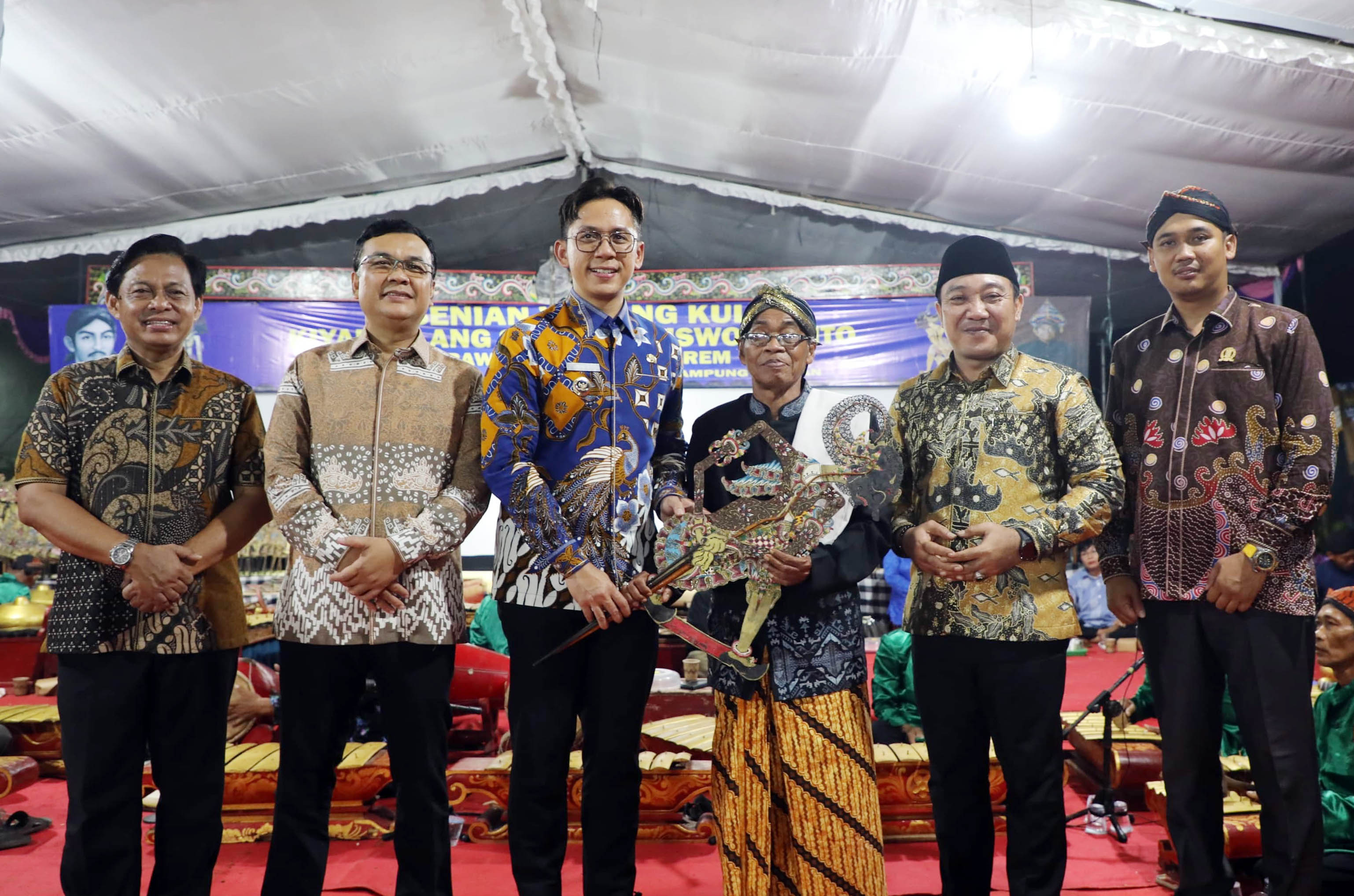 HUT ke-52 Desa Beringin Kencana Dimeriahkan Wayang Kulit dan Kabar Gembira dari Bupati Lampung Selatan