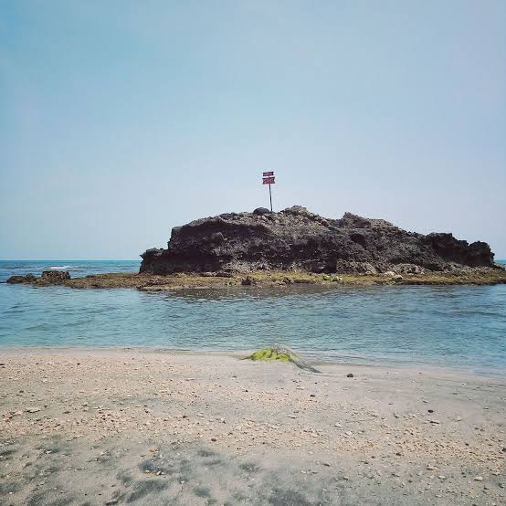 Pantai Guci Batu Kapal: Keindahan Alam dan Aktivitas Seru di Lampung Selatan