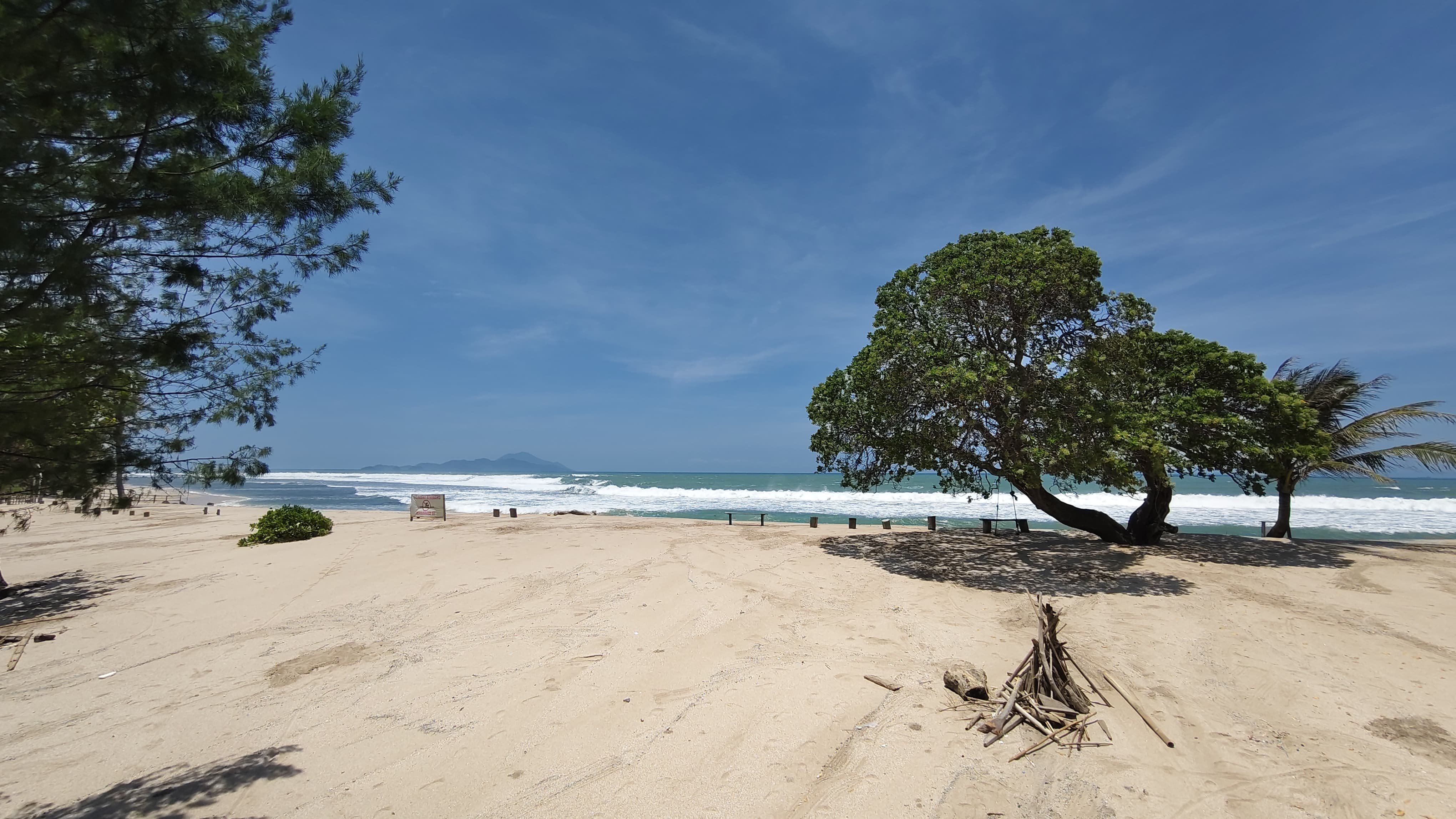 Daya Tarik Pantai Alau-Alau Boutique Resort di Lampung Selatan